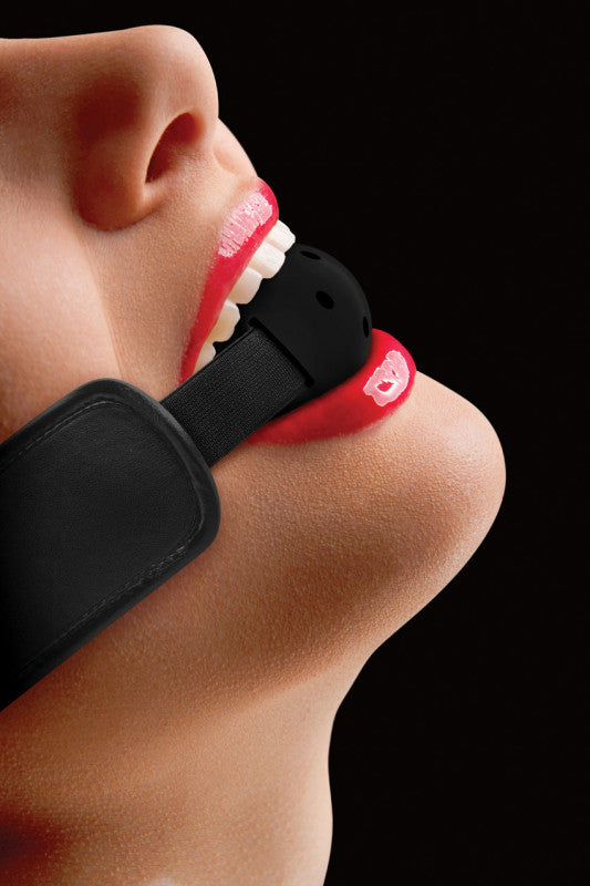 Brace Ball Gag W / Strechable Strap - Black