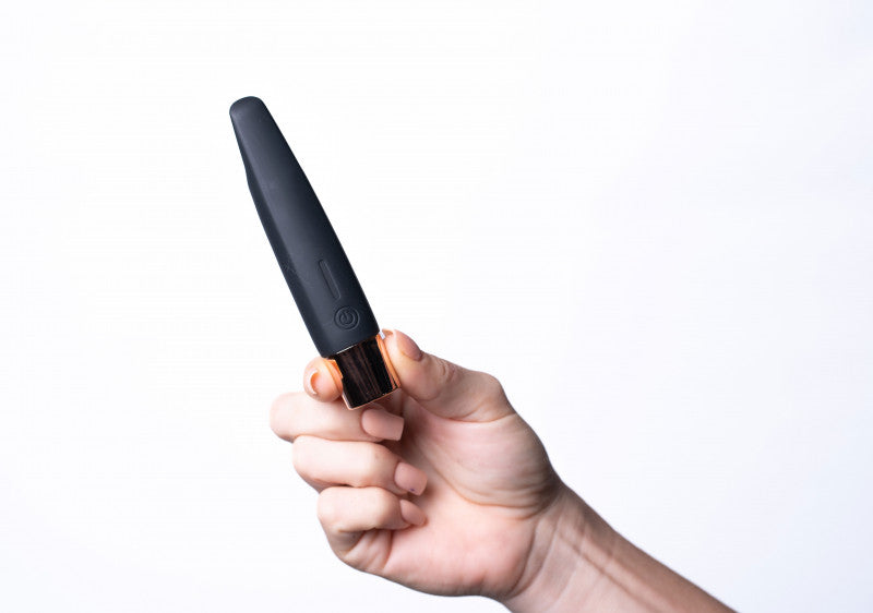 Aspen 15-Function Rechargeable Wireless FlickeRing Tip Vibrator - Black